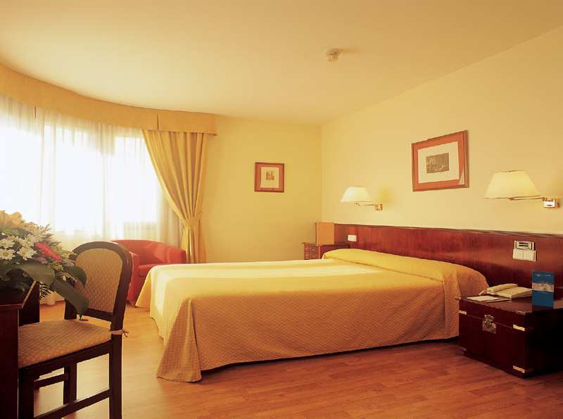 Hesperia Zaragoza Centro Hotel Phòng bức ảnh